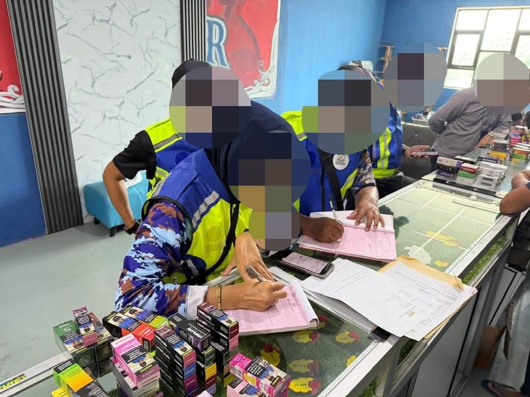 OPERASI BERSEPADU MEMBANTERAS PERNIAGAAN TANPA LESEN (VAPE) BERSAMA POLIS DIRAJA MALAYSIA (PDRM) DI KAWASAN MAJLIS DAERAH BACHOK